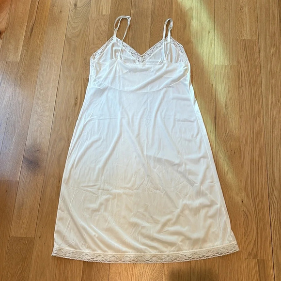 Vtg Vanity Fair Slip White Lace Trim Size Medium - Picture 3 of 5